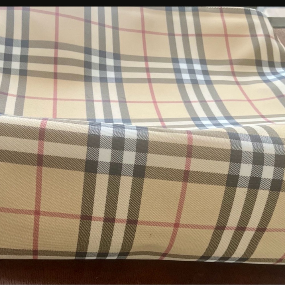 Authentic Burberry nova check tote bag used in very good condition - Picture 8 of 11